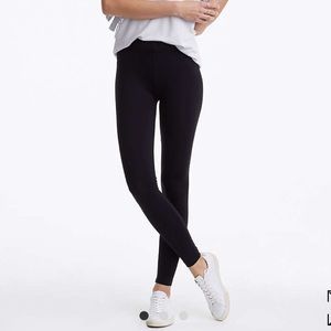Lou & Grey Essential Leggings